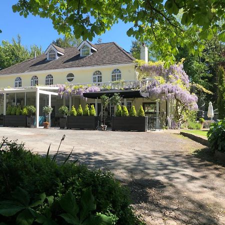 Room In Twemlow Green Goostrey Exterior photo